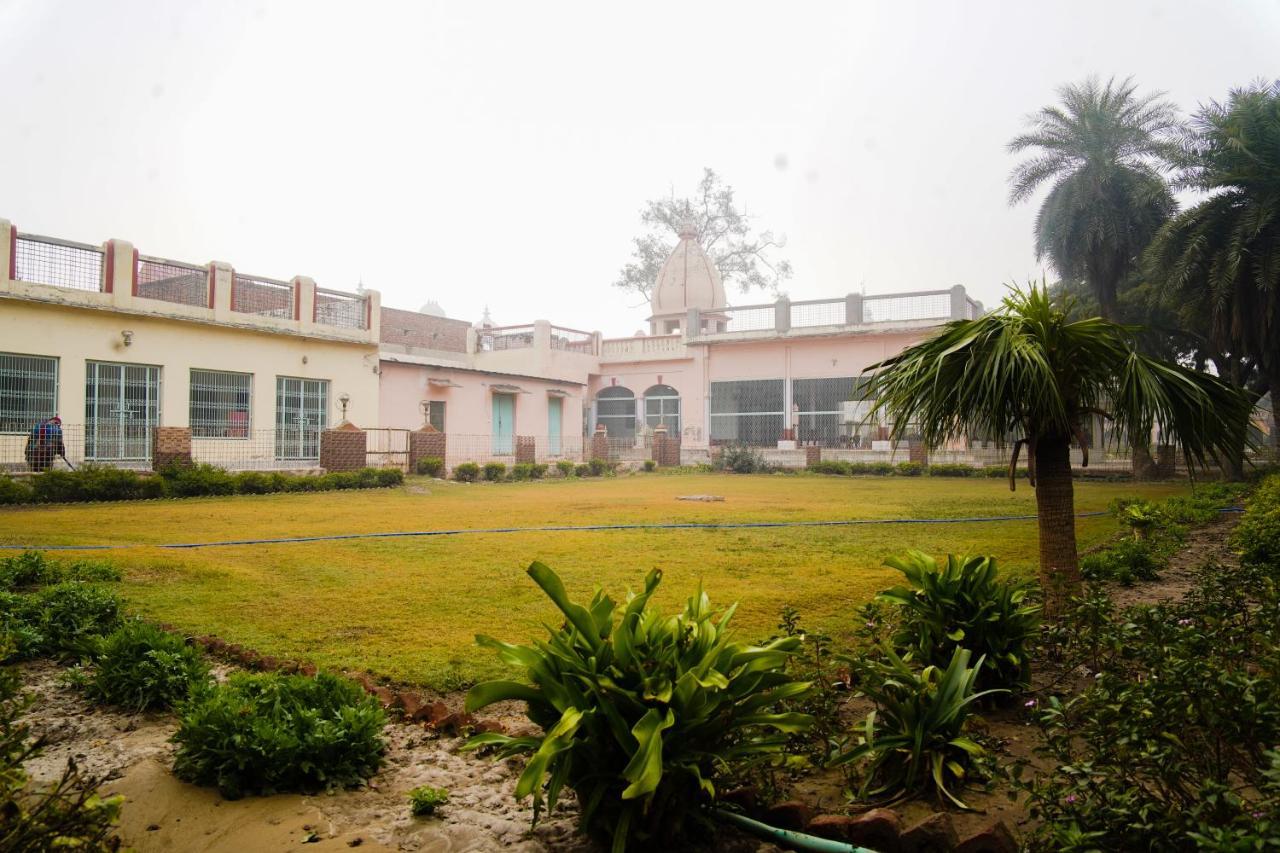 Shree Krishna Bhakti Ashram Hotel วรินดาวัน ภายนอก รูปภาพ