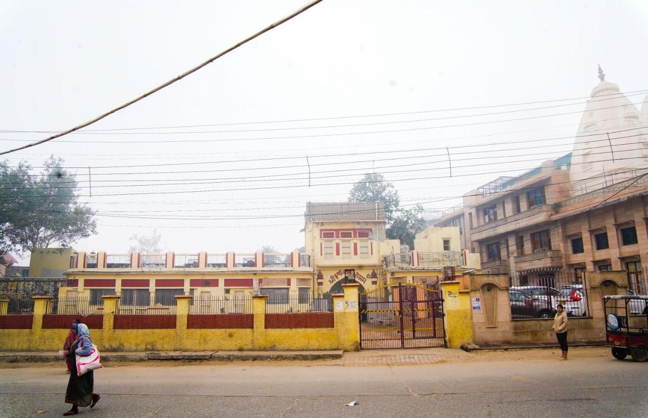 Shree Krishna Bhakti Ashram Hotel วรินดาวัน ภายนอก รูปภาพ