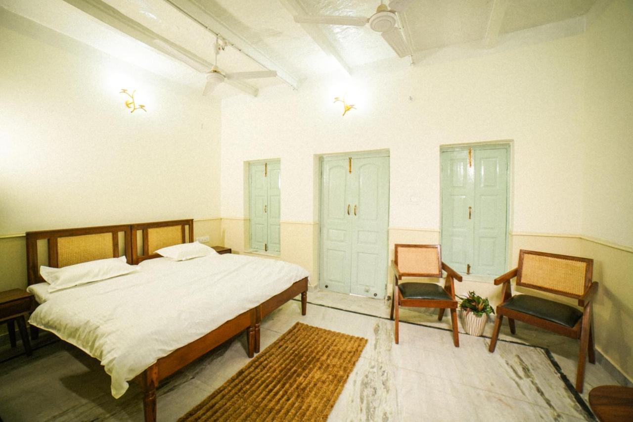 Shree Krishna Bhakti Ashram Hotel วรินดาวัน ภายนอก รูปภาพ