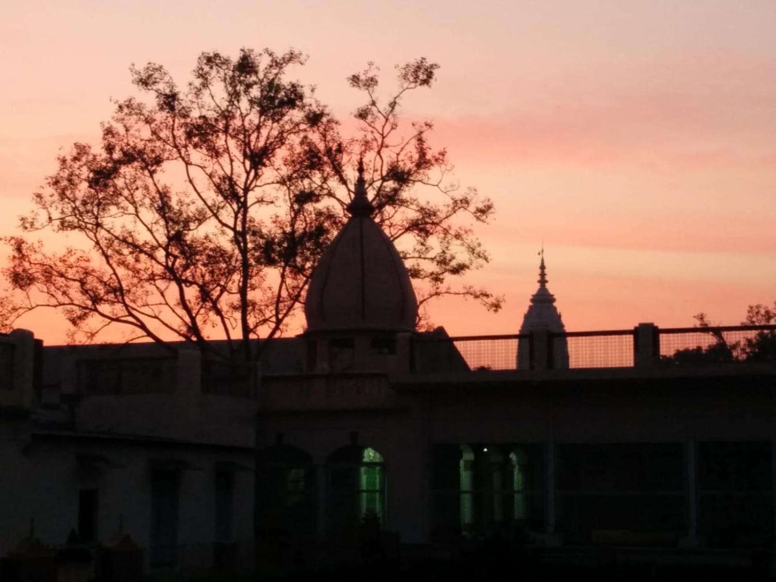Shree Krishna Bhakti Ashram Hotel วรินดาวัน ภายนอก รูปภาพ