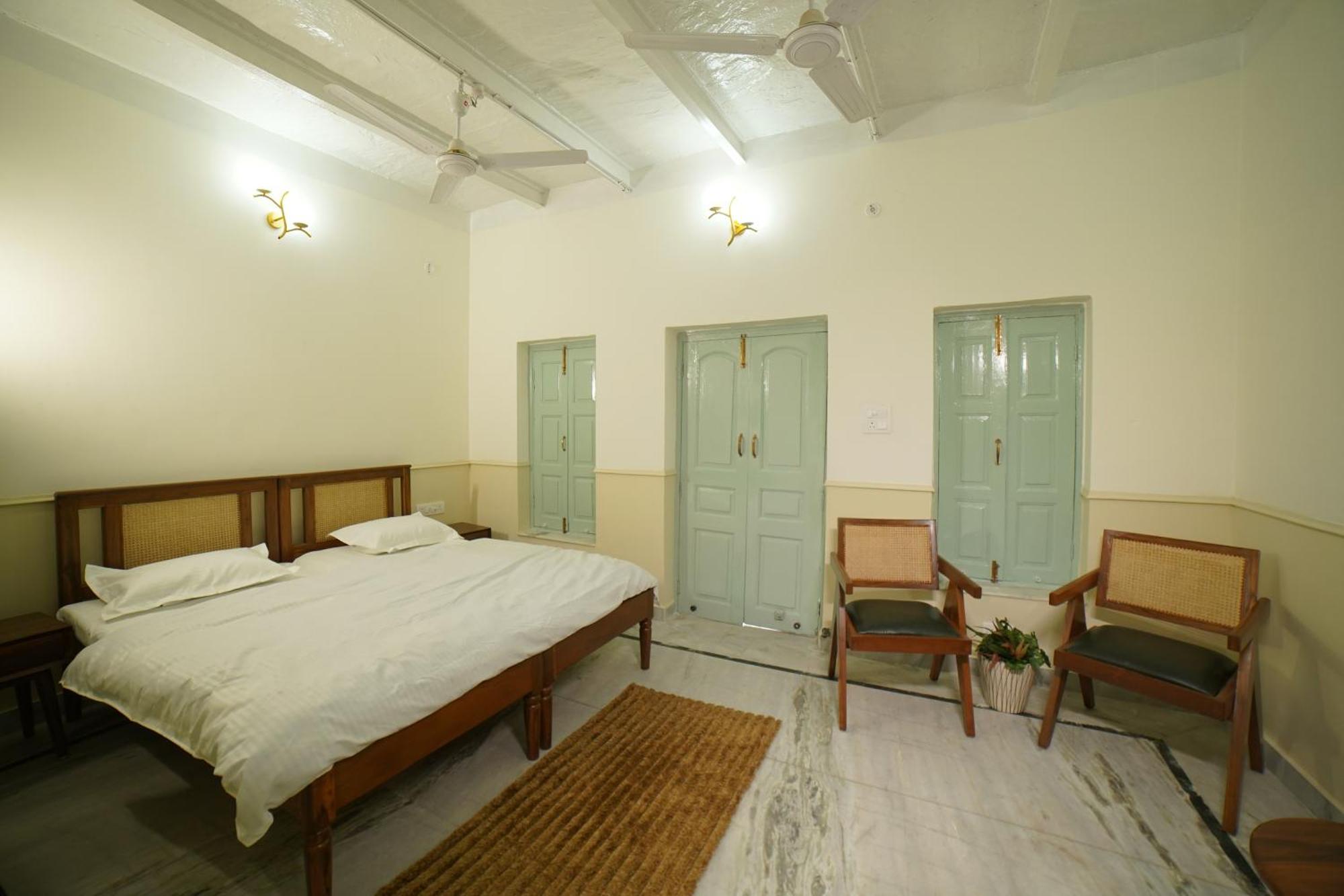 Shree Krishna Bhakti Ashram Hotel วรินดาวัน ภายนอก รูปภาพ