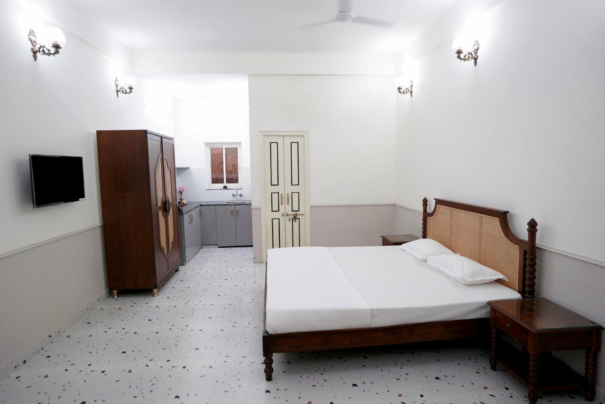 Shree Krishna Bhakti Ashram Hotel วรินดาวัน ภายนอก รูปภาพ