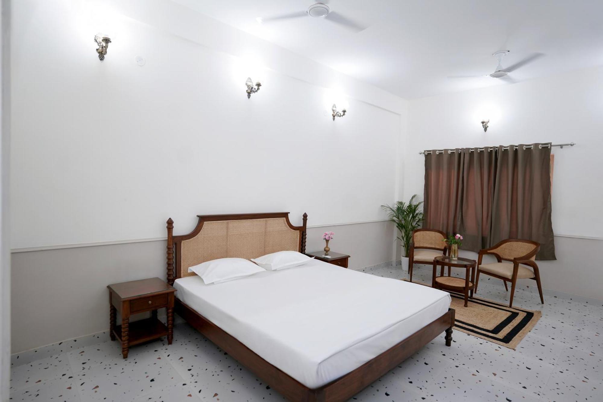 Shree Krishna Bhakti Ashram Hotel วรินดาวัน ภายนอก รูปภาพ